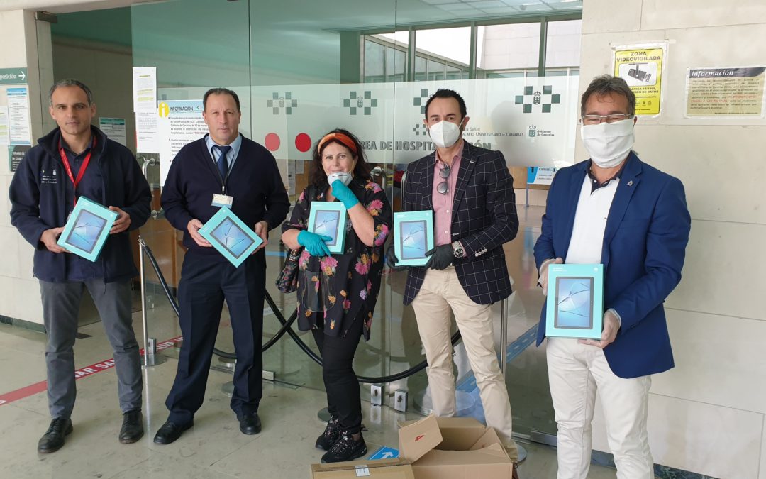 Los Rotarios de Tenerife entregan 15 tablet para las UCI del Hospital Universitario de Canarias.