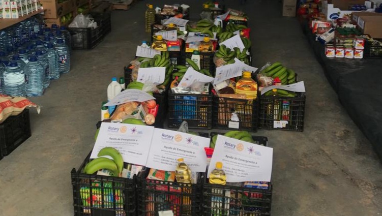 Rotary Club Tenerife Sur reparte alimentos de emergencia a domicilio los martes y jueves de cada semana