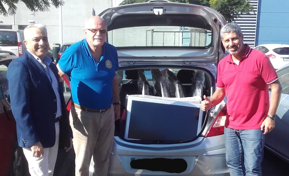 Los Clubes rotarios de Tenerife Sur y Ramblas, en colaboración con la cadena Iberostar Hoteles, entregan 10 televisores al Proyecto Signo de Vida