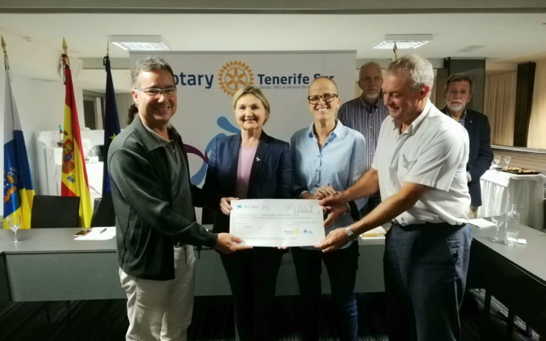 Rotary Club Tenerife Sur dona 2.218,92 euros a la Fundación Carrera por la Vida para la lucha contra el cáncer.