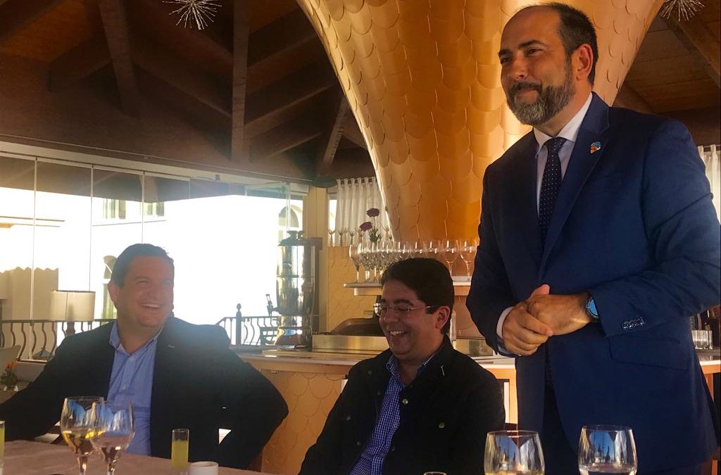 Reunión de trabajo del Gobernador Distrital José Fernandez y miembros de Rotary Club Tenerife Sur con los Alcaldes de Adeje, Arona y Guia de Isora y el Director General de Iberostar en Canarias, Javier Muñoz