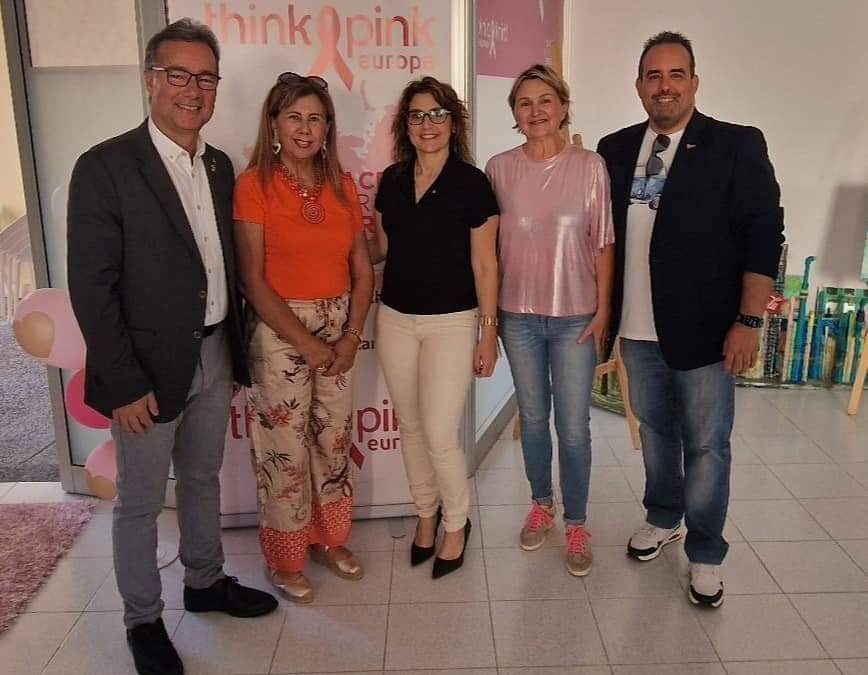 Nuestra presidenta acude a la inauguración de la nueva Sala Rosa en Adeje