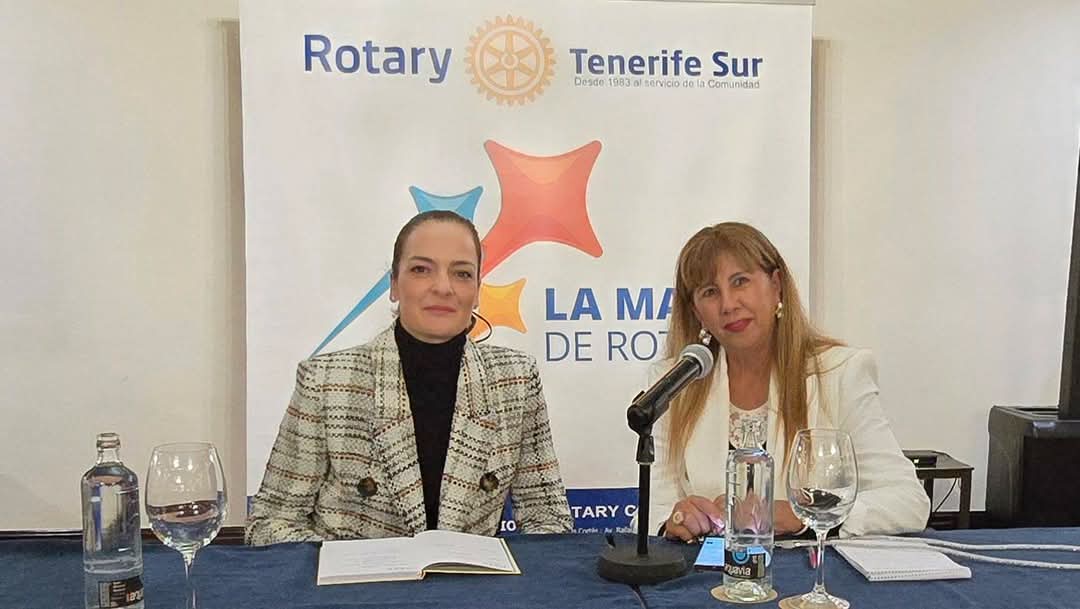 La alcaldesa de Arona, Fátima Lemes visita nuestro club