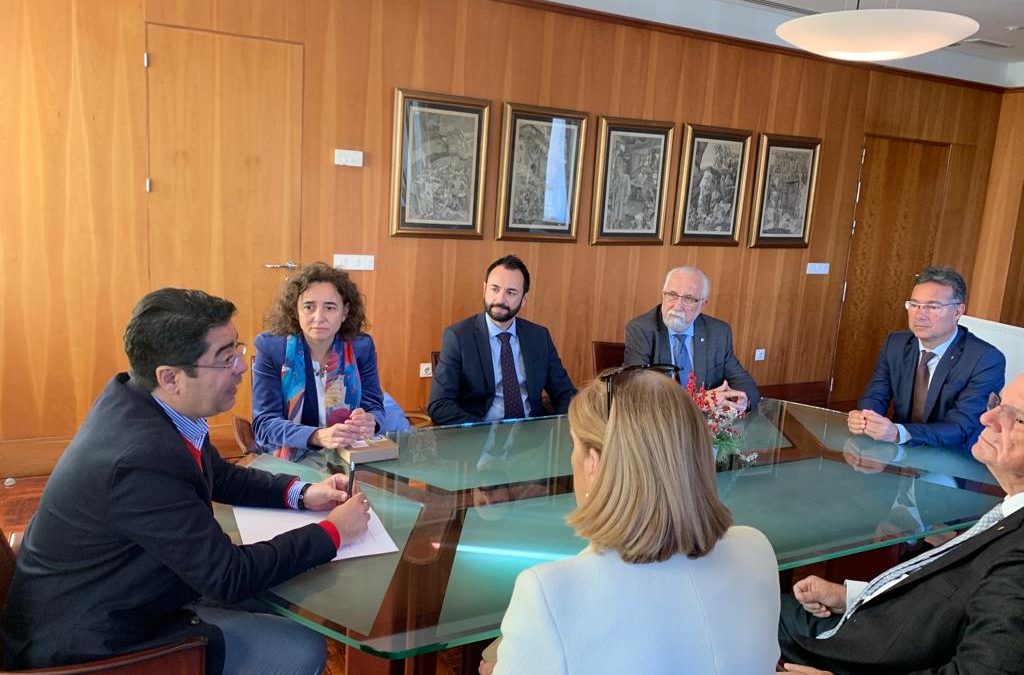 Los rotarios de Tenerife se reúnen con el presidente del Cabildo de la isla, Pedro Martín