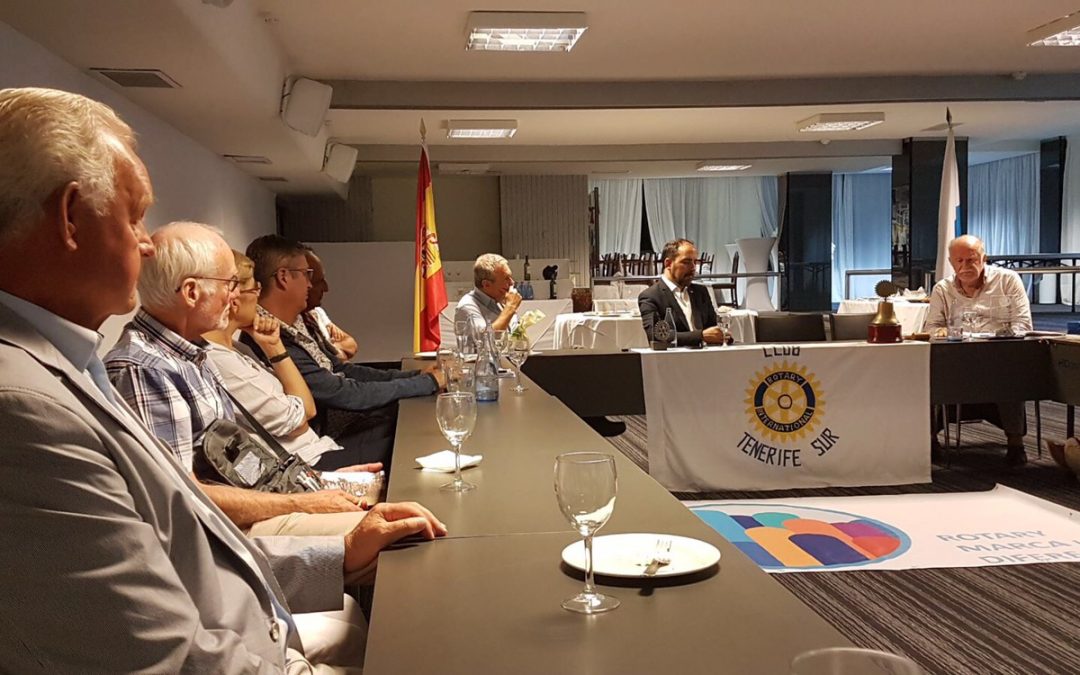 Compañeros Rotarios de Suiza, Suecia y Finlandia visitan nuestro Club.