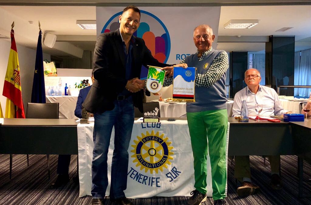 Visita del compañero del Rotary Club de Courmayur en Valle D’Aosta, Italia