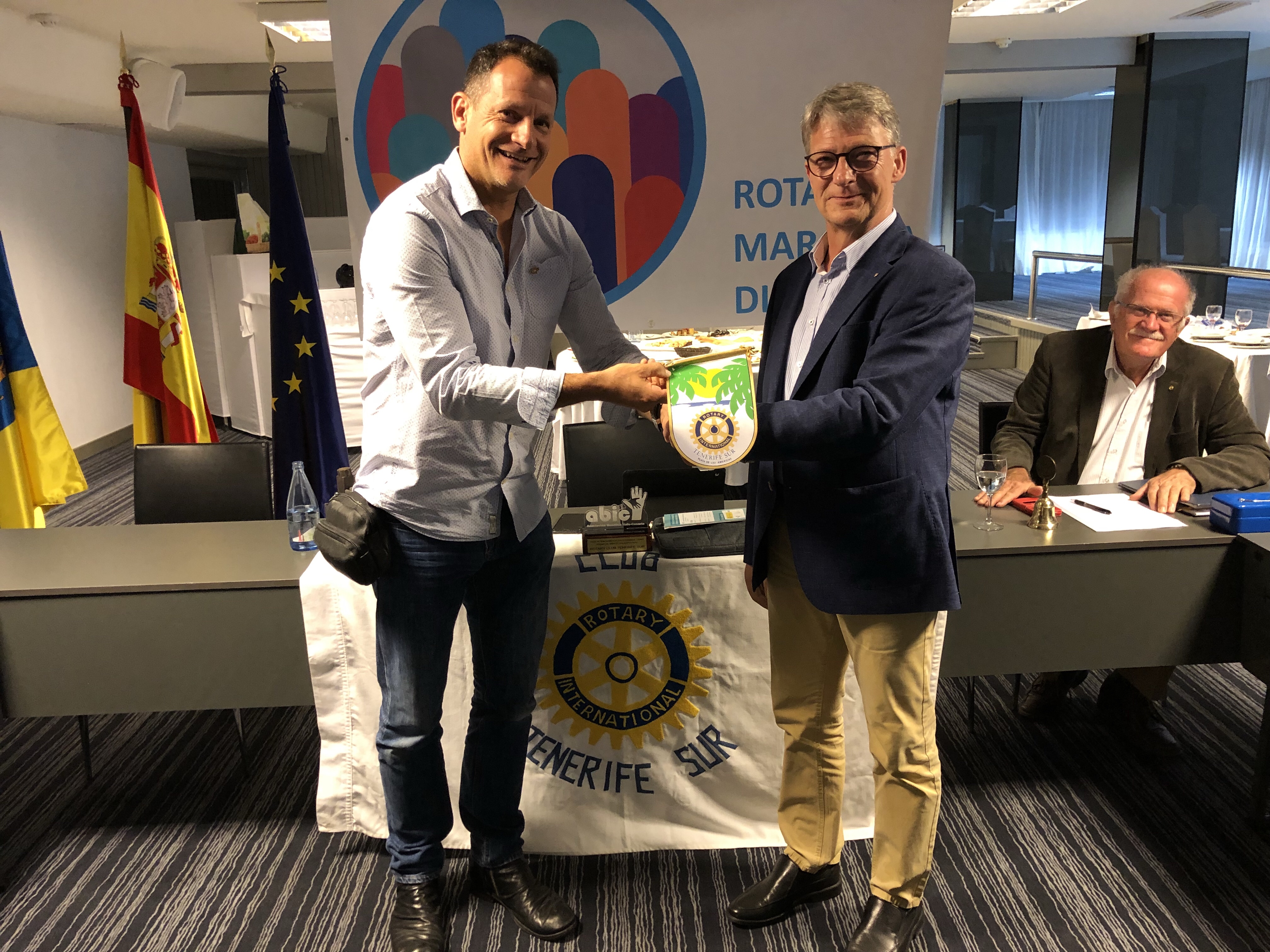 Visita del compañero Ulrich Buehler del Rotary Club Rhoen de Alemania