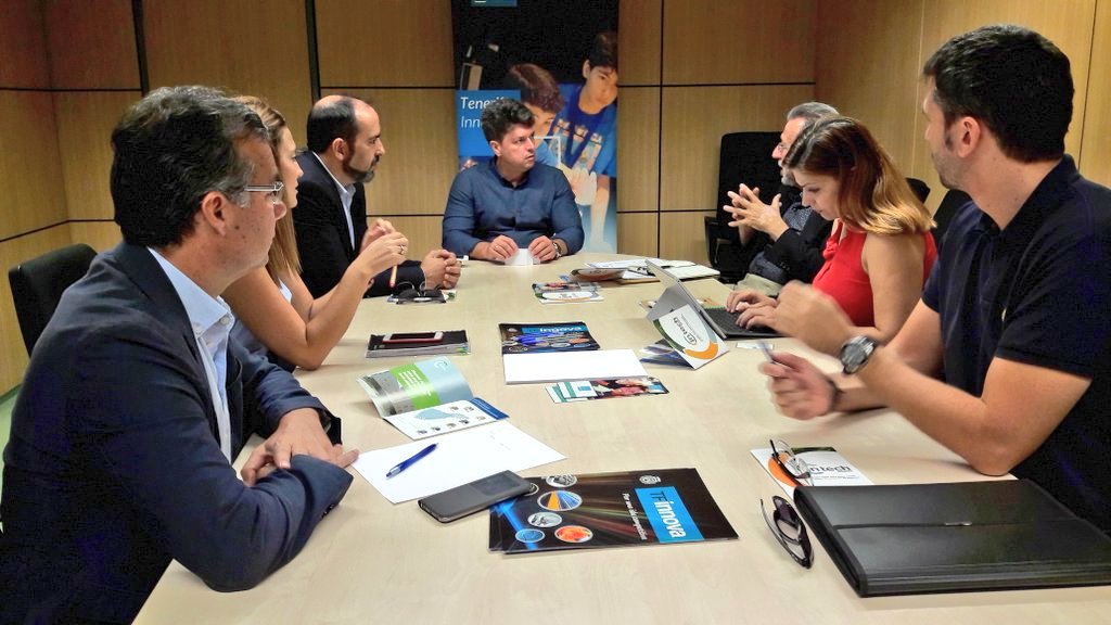 Reunión de miembros de Rotary Tenerife Sur con el Consejero del Cabildo António García Marichal