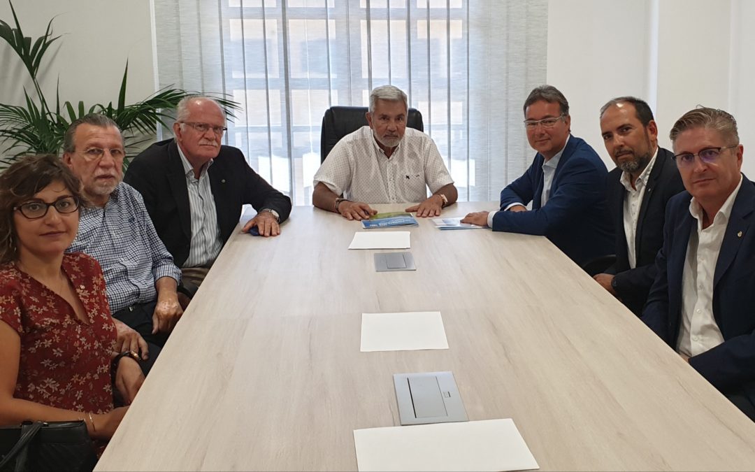 Miembros de la directiva del Rotary Club Tenerife Sur Visitan al alcalde de Adeje