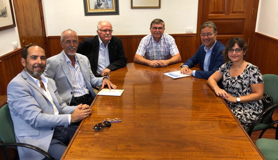 Rotary Tenerife Sur se reúne con José Luis  Gómez, teniente alcalde del  ayuntamiento de Arona.