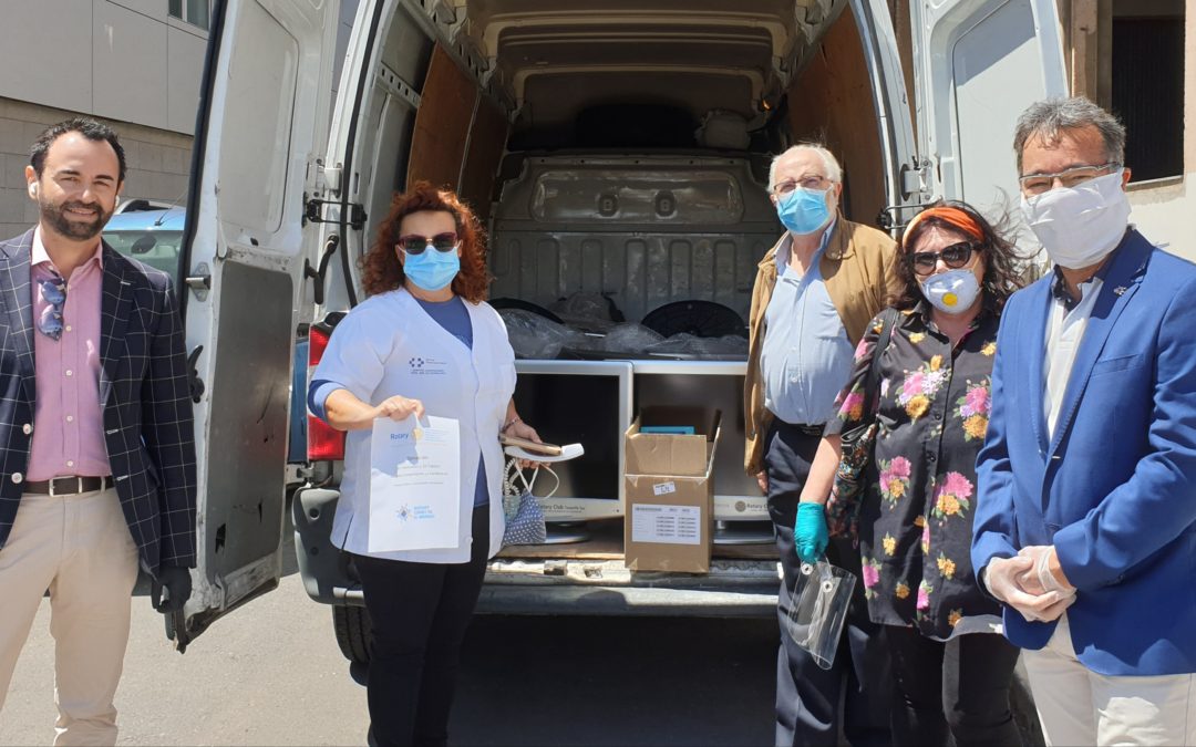 Los Rotarios de Tenerife entregan 32 televisores y 15 tablets para las UCI del Hospital de La Candelaria