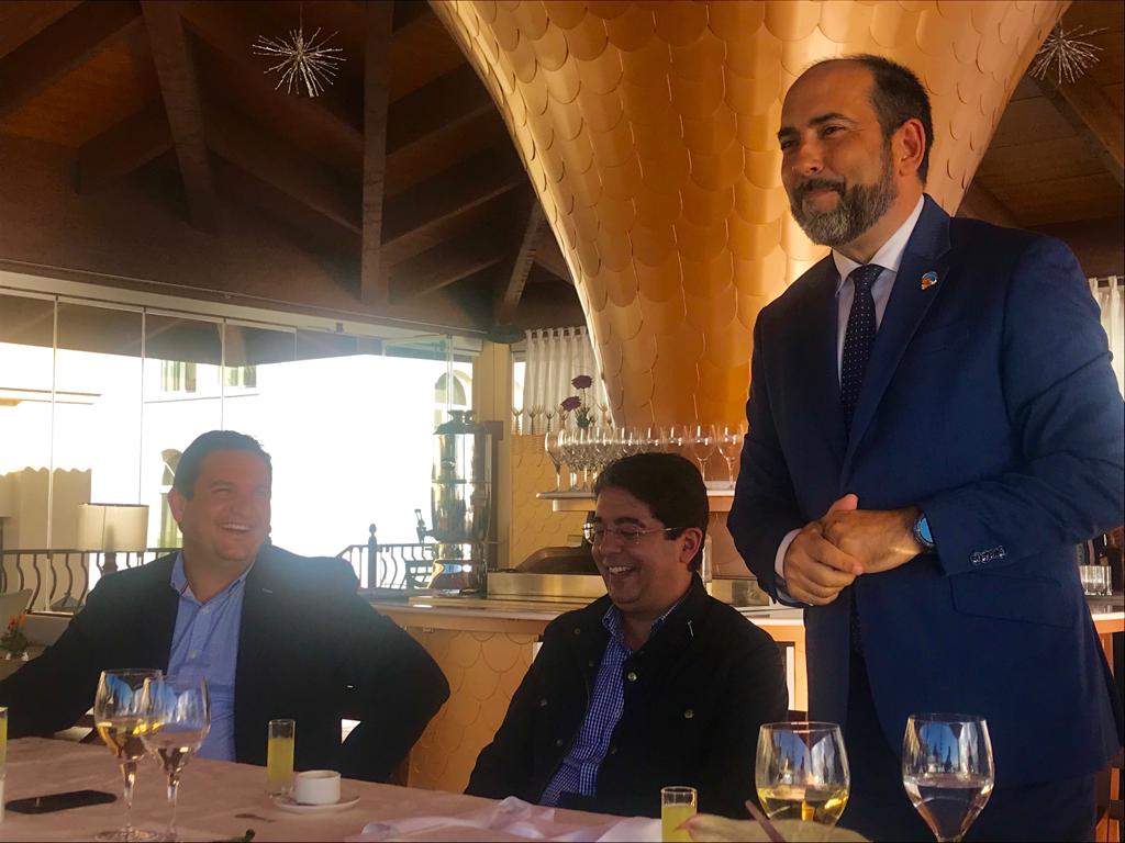 Reunión de trabajo del Gobernador Distrital José Fernandez y miembros de Rotary Club Tenerife Sur con los Alcaldes de Adeje, Arona y Guia de Isora y el Director General de Iberostar en Canarias, Javier Muñoz