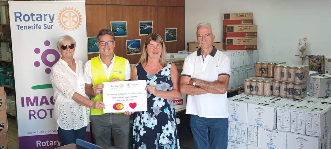 Los vecinos de Miraverde donan 1.500 kilos de alimentos a La Despensa Solidaria de Rotary Club Tenerife Sur