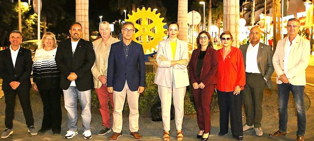 La alcaldesa de Arona, Fátima Lemes, visita Rotary Club Tenerife Sur