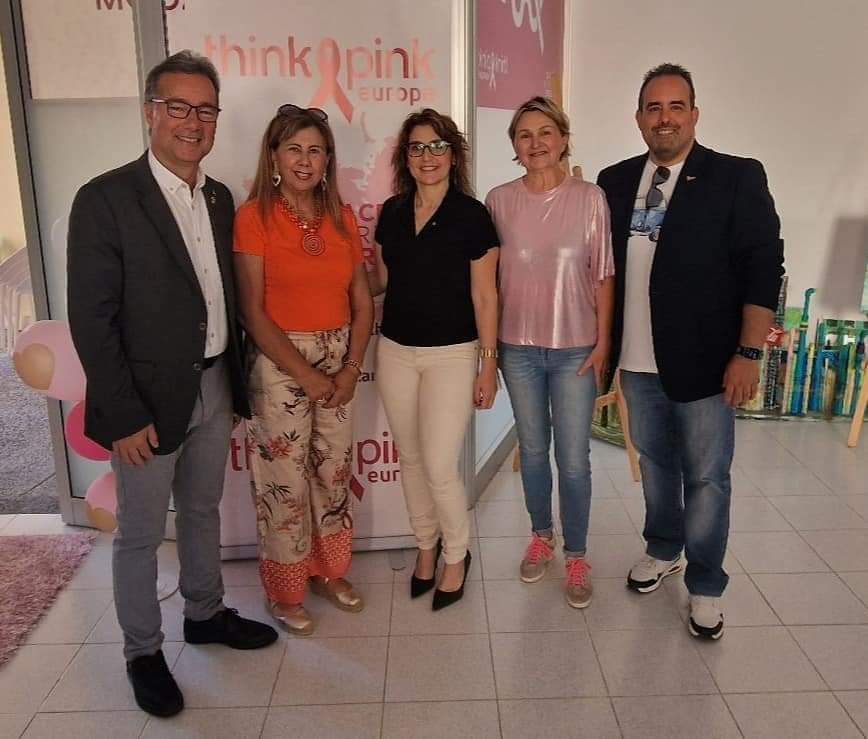 Nuestra presidenta acude a la inauguración de la nueva Sala Rosa en Adeje