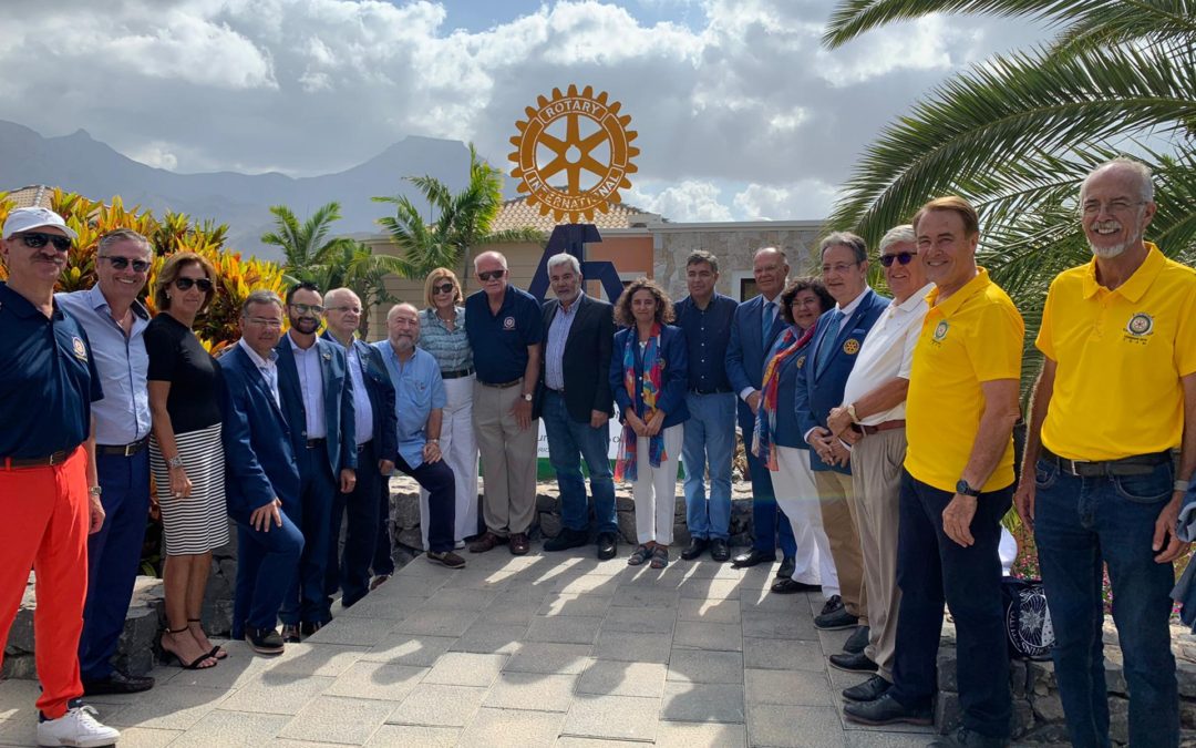 Los rotarios de Tenerife inauguran una escultura en conmemoración del 45° Campeonato Europeo de Golf Rotary