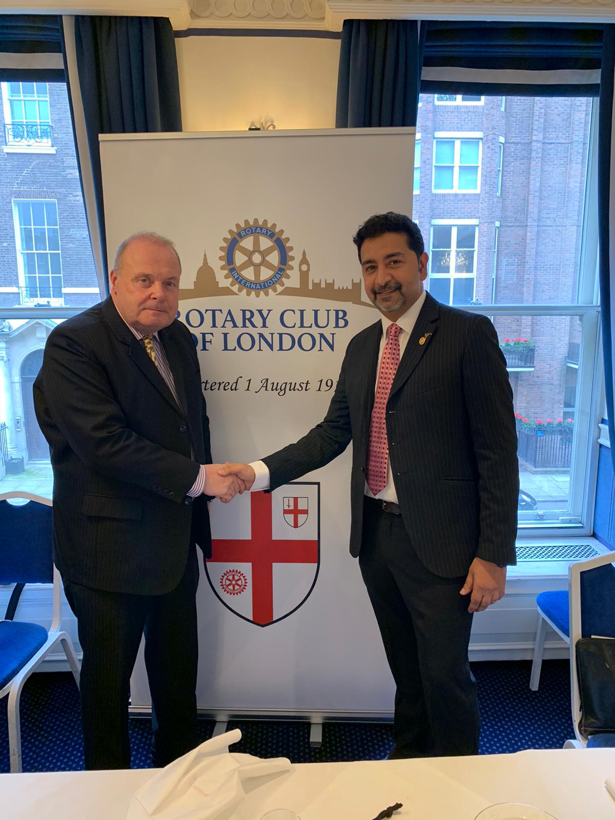 Suresh Ramesh  miembro de Rotary Club Tenerife Sur visita oficialmente al Club Rotario de Londres
