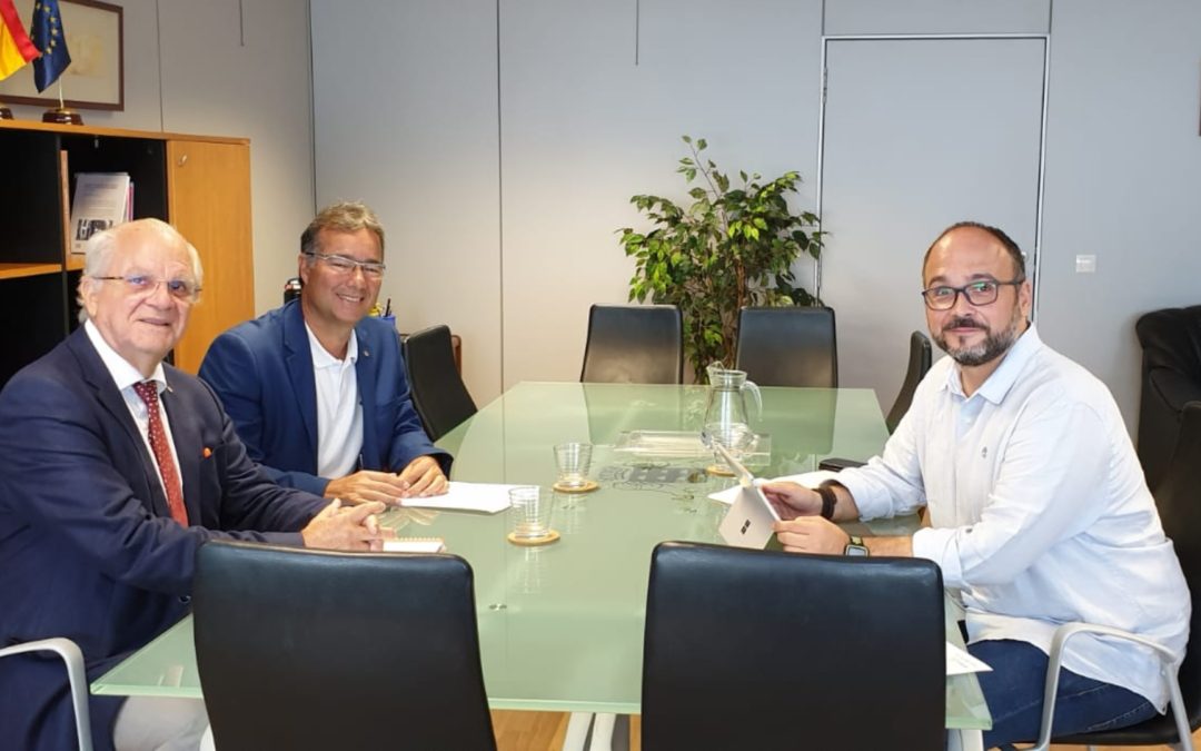 Una comisión de los rotarios de Tenerife se reúne con el consejero de Medioambiente José Antonio Valbuena